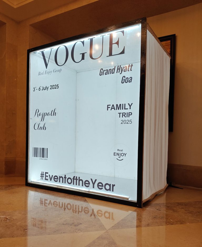 Magazine booth